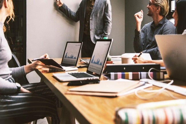 What is the role of the POPM course?